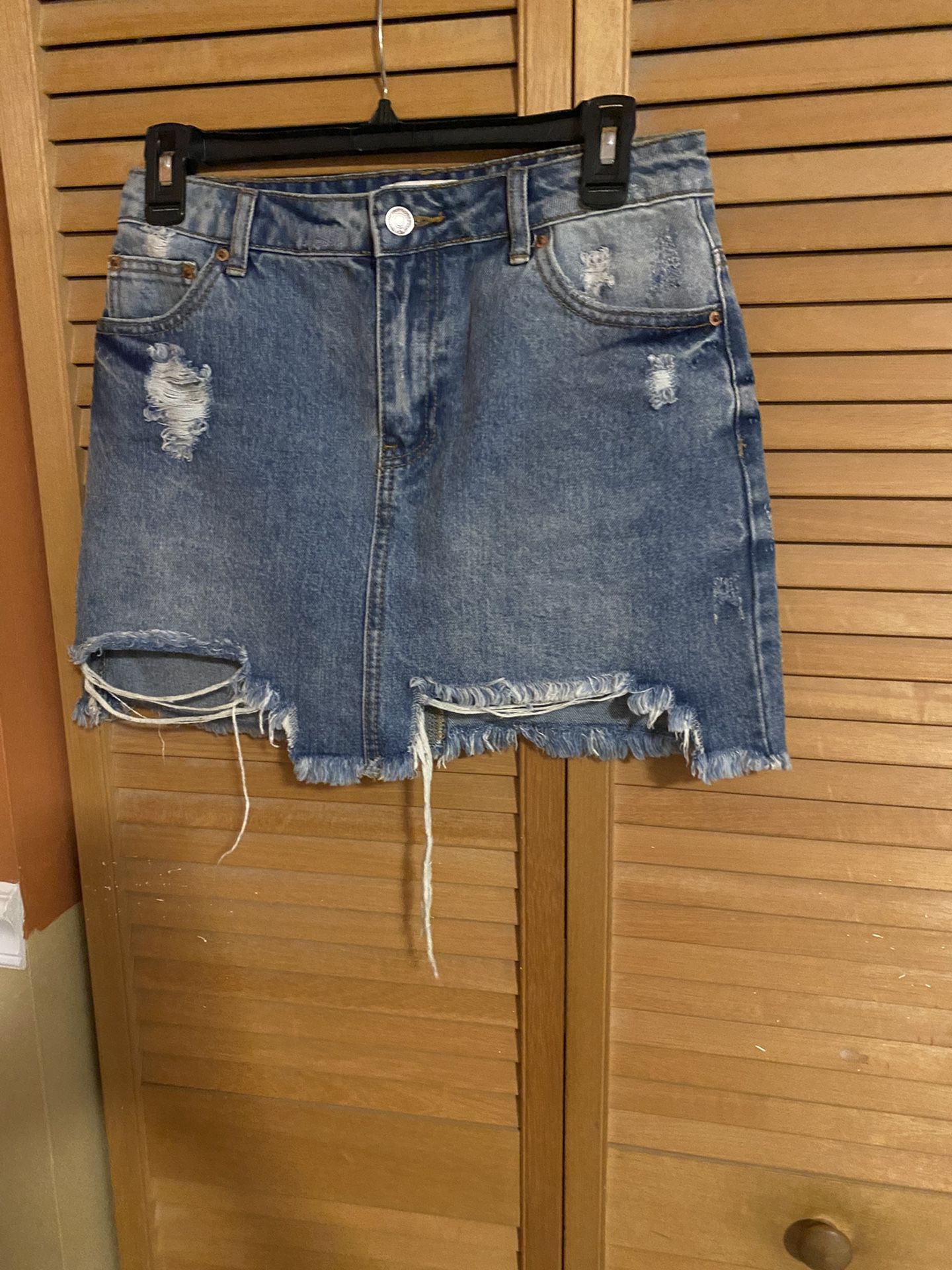Forever 21 Distressed Mini Skirt Size 25 2/4