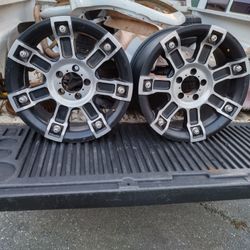 Pair Of Custom Aluminum Alloy 17 Inch Rims 