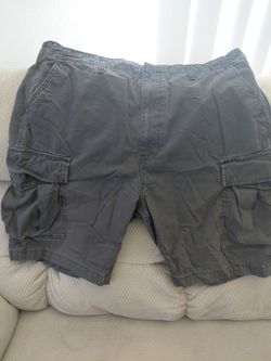 LEVIS CARGO SHORTS BLK FADED SZ 40