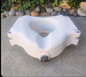 Toilet Riser Locks onto Seat Excellent Condition