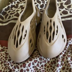 Yeezy Foam Runners Mist Size 13