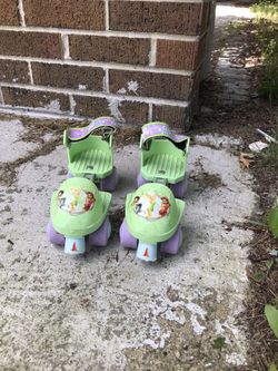 Roller skates adjustable