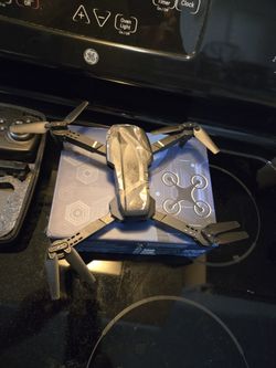 Drone Pro Quadcopter W/FIVE BATTERIES, Lights/Camera