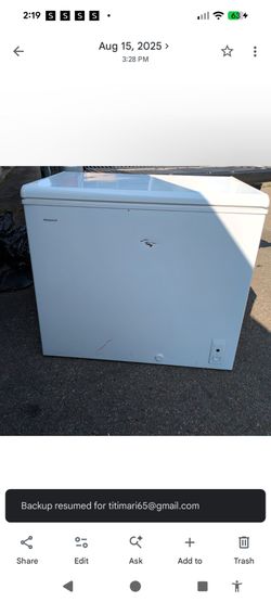 Hotpoint 7-cu ft Chest Freezer Convertible to Refrigerator