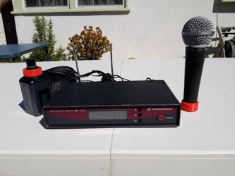 Sennheiser True Diversity Receiver ew 100 G-2 and transmitter microphone Sennheiser ew 100 G3 Shure SM58 Microphone