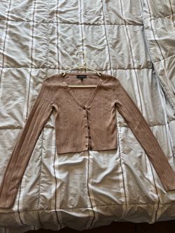 Guess ribbed V-neck long-sleeve button-up size Small