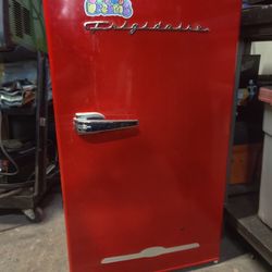 Frigidaire 3.2 Cu. Ft. Retro Compact Refrigerator with Side Bottle Opener EFR376, Red