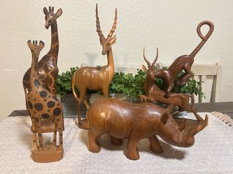 Vintage hand carved giraffe figurine /Deer Etc lot