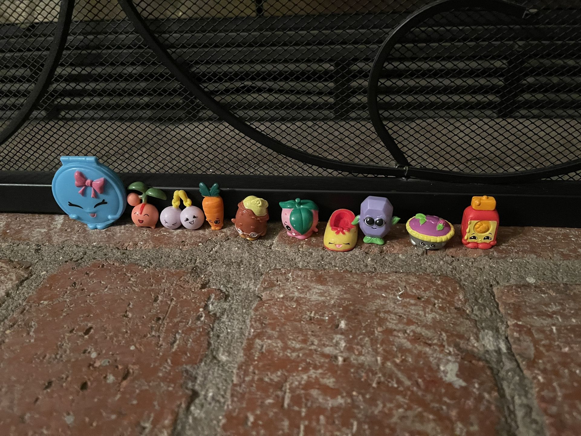 Shopkins Lot Of 20 Plus Extras 