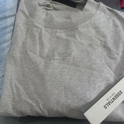 Brand new Essential Fear Of God Tshirt Size Large