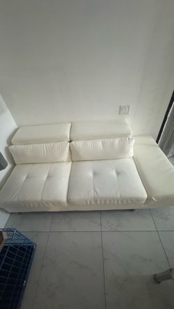 Sofa de vinil blanco