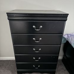 Twin Bed And Chest