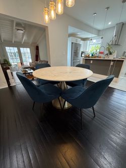 Round Italian marble Dining Table + 4 Teal Suede Chairs – Great Condition