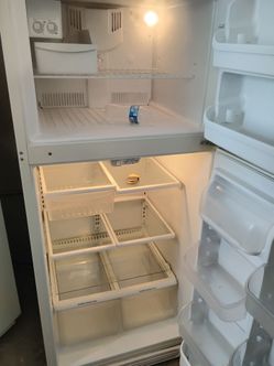 Large Frigidaire refrigerator 2 door