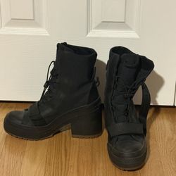 Converse Heeled Boot. Size: 8.5 Women