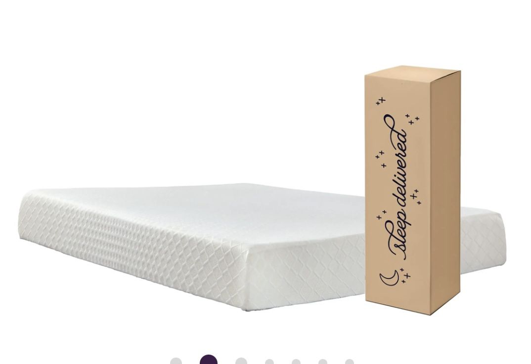 10 Inch Memory Foam Mattress Like New! Hardly Used And Always Covered.