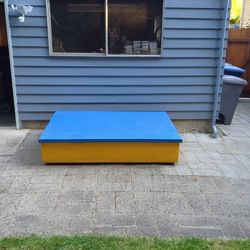 Kids outdoor wooden sandbox