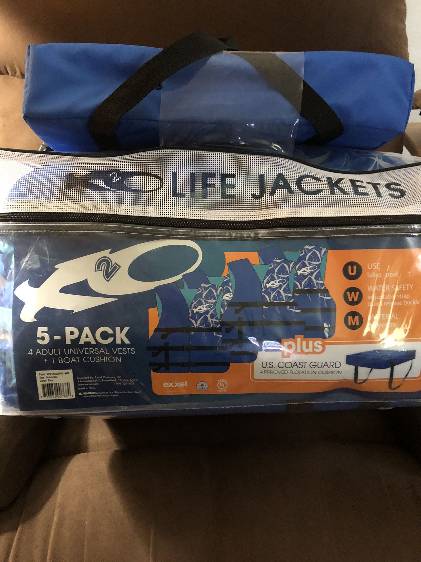 Universal Life Jacks. 4 Jacks, 1 Boat Cushion
