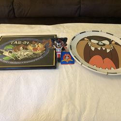 Looney Tunes Set Warner Bros, Tasmanian Devil Ornament, Plate 10”, Tas-01 Framed