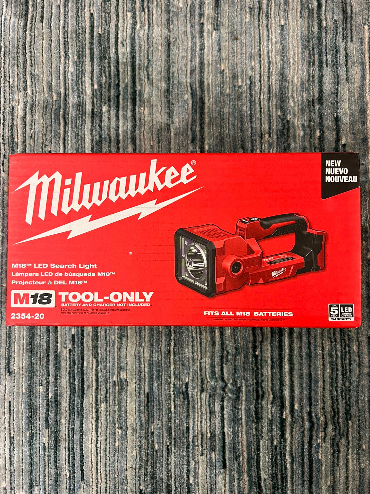 Milwaukee M18 18-Volt 1250 Lumens Lithium-Ion Cordless Search Light (Tool- Only) for Sale in Beaverton, OR OfferUp