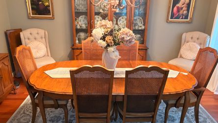 Vintage French Proventional dining table and 6 chairs