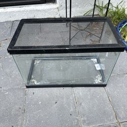 5.5 Gallon Tank/Aquarium w/ Mesh Lid