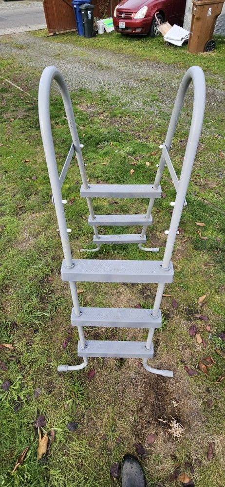 pool ladder. $10