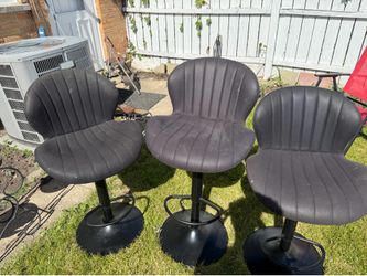 3 Kitchen Barstools black