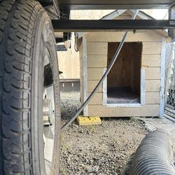 Free Handmade doghouse