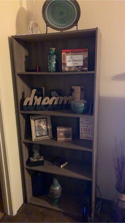 Bookcase with 5 shelves