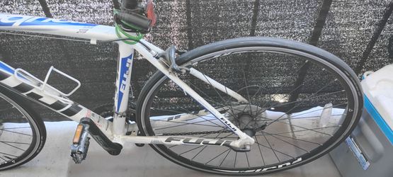 2012 Fuji Roubaix 3.0 LE
