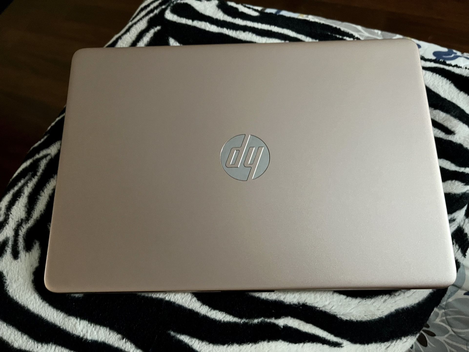 Hp  Laptop 2022 (Rose Gold)