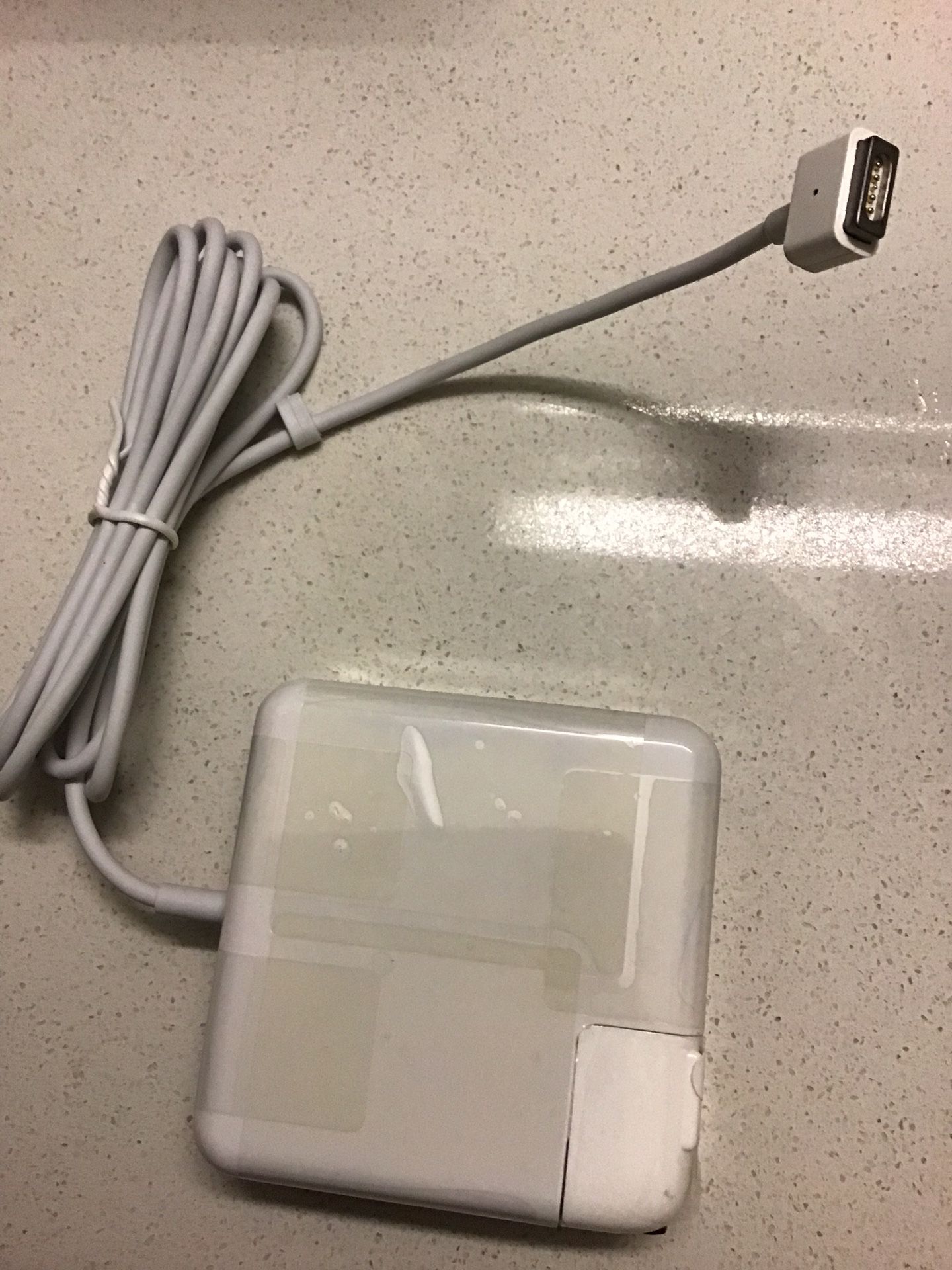 NEW! MacBook Pro charger 60W