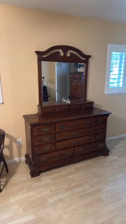 Dresser