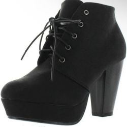 short black booties (botines negros cortos)