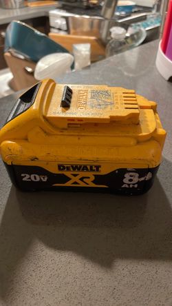 20v 8AH dewalt batter