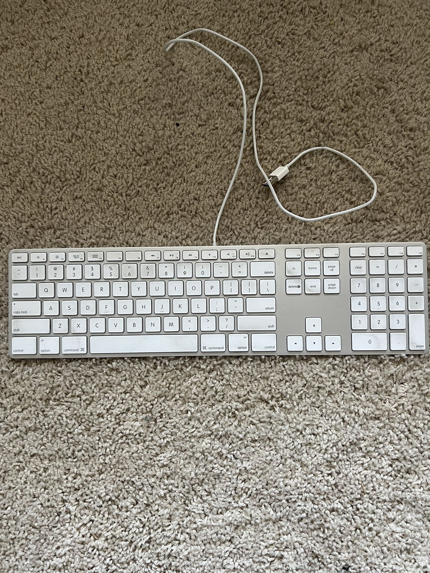 β¨οΈ Apple Magic Keyboard with Numeric Keypad (Wired). It works with PCβs as well β $20