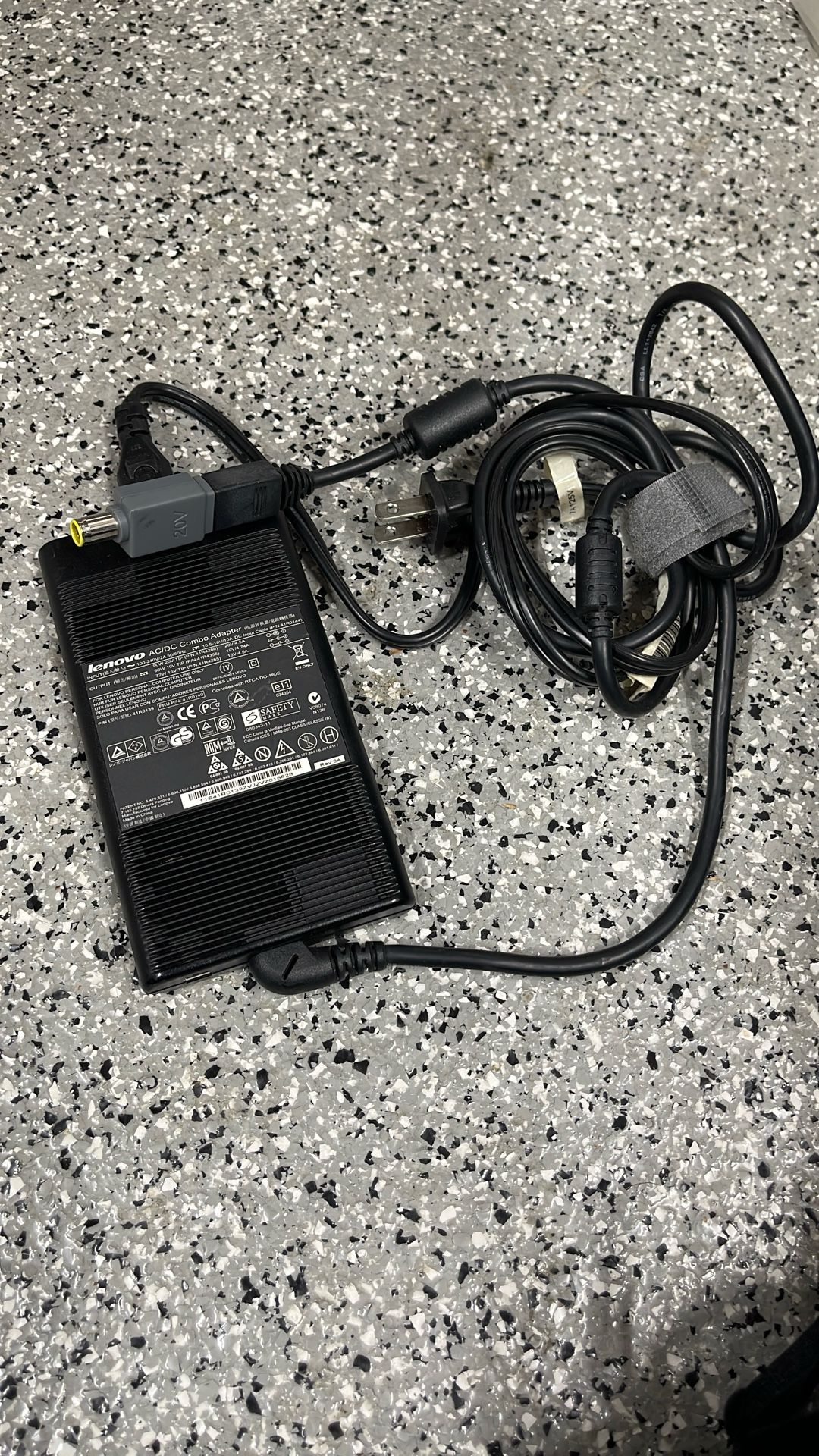 Lenovo AC/DC COMBO ADAPTER