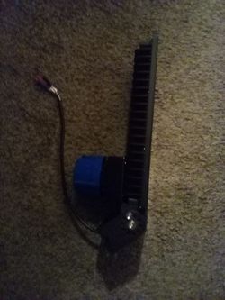 See it all with this 100watt flood lamp