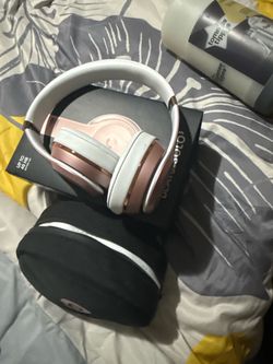 Beats Solo 3 Wireless Headphones Rose Gold