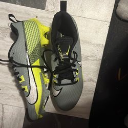 Boys cleats
