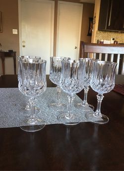 6 crystal wine glasses Great Condition 