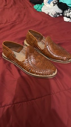 Hibachi sandals