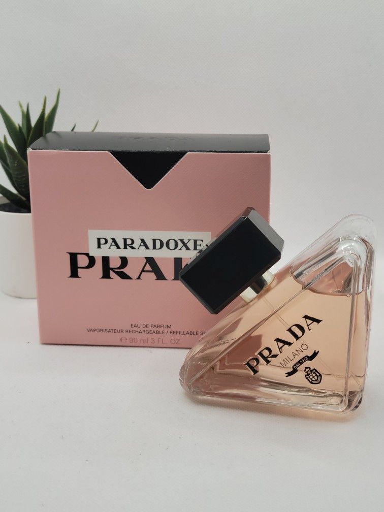 Prada
Paradoxe Eau de Parfum
3 fl