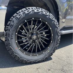 Force Off-Road Wheels 33x12.50R20 Venom XT Tires Package Deal Fits 5 Lug Ram 1500 Toyota Tundra