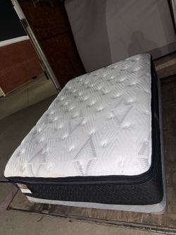 Full size mattress and Boxspring