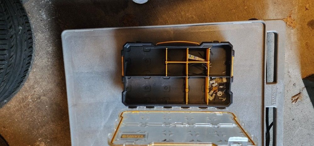 Storage Box (DEWALT)