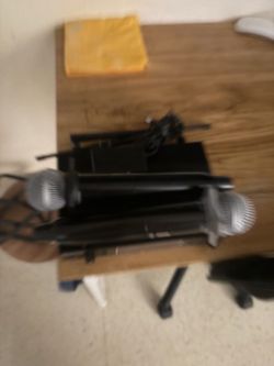 Wireless UHF Microphones