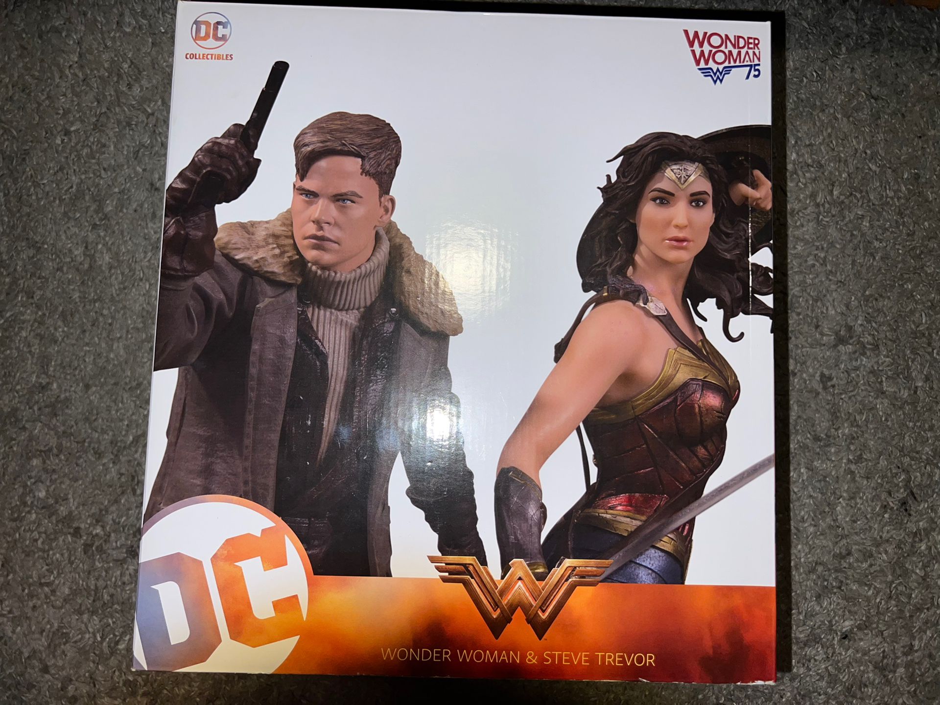DC Collectibles Wonder Woman and Steve Trevor Movie Statue