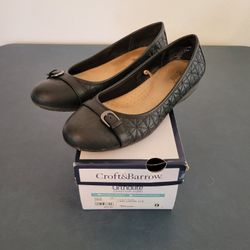 Women's Shoes -  Comfort Black Low Heel Size 9 Medium 
